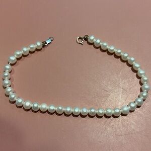 Elegant White Pearl Bracelet